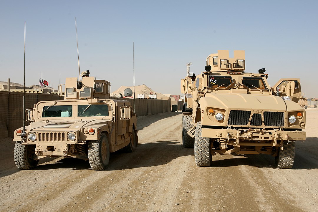 editorwarfare's tweet photo. OSHKOSH M-ATV - Um jeep com muito "esteroide"!
https://t.co/qBtGLJsvsI
#Warfareblog #warfare #oshkoshdefense #usarmy #usmc #MRAP https://t.co/9s8VKfSdo1