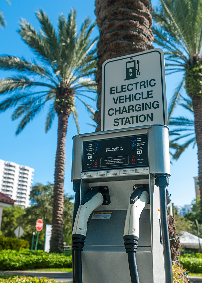 t4lme's tweet photo. Electric vehicles are an increasingly common sight on our nation’s roadways — and not just personal passenger cars. Here are ten things to know about electric vehicles — and how you can make the future electric.

Read More: https://t.co/Nlr8a4MCE7 https://t.co/8XUbzALaOs