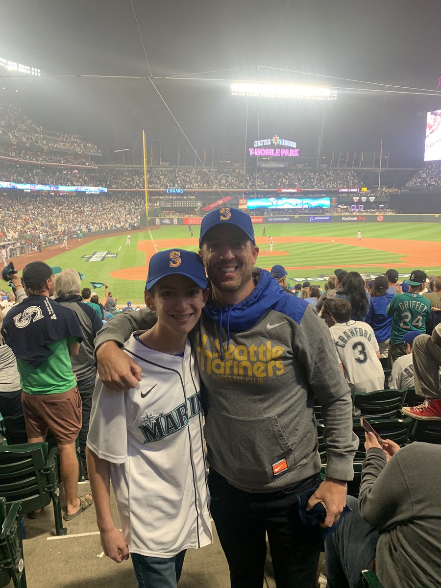 Night game.  Bottom of the 17th!!!  #SeaUsRise