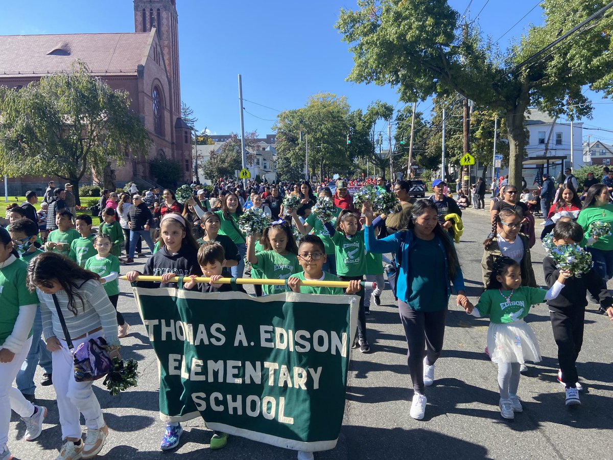 Sunday Edison It was a great day for a parade last Sunday. Edison families came out ...