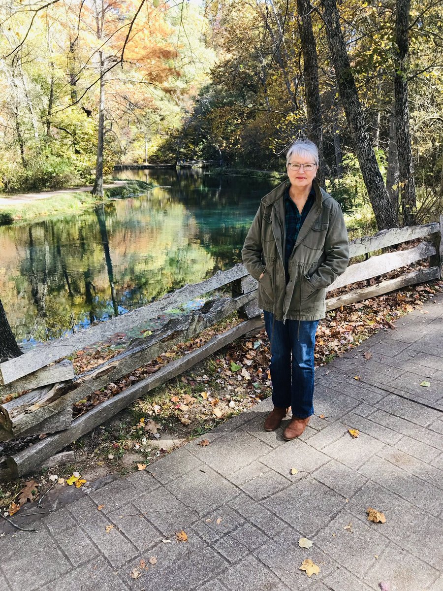 ozarkswriter's tweet photo. My happy place. #maramecspringpark #fabulousfall #Missouri https://t.co/ISdpoSxHHX