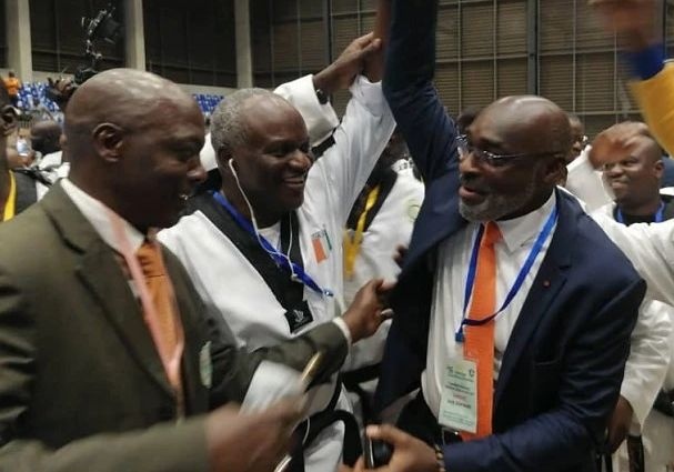 OGRAYANE's tweet image. Me Jean Marc Yacé, élu nouveau président de la Fédération ivoirienne de taekwondo, au second tour du scrutin, ce samedi 15 octobre 2022.
JM Yacé a eu 121 voix contre  117  voix à son challenger Patrice Abdoulaye Remarck.
#taekwondo #CIV225
#JMYace #CIV
#Yacé
#Remarck
#Zunon