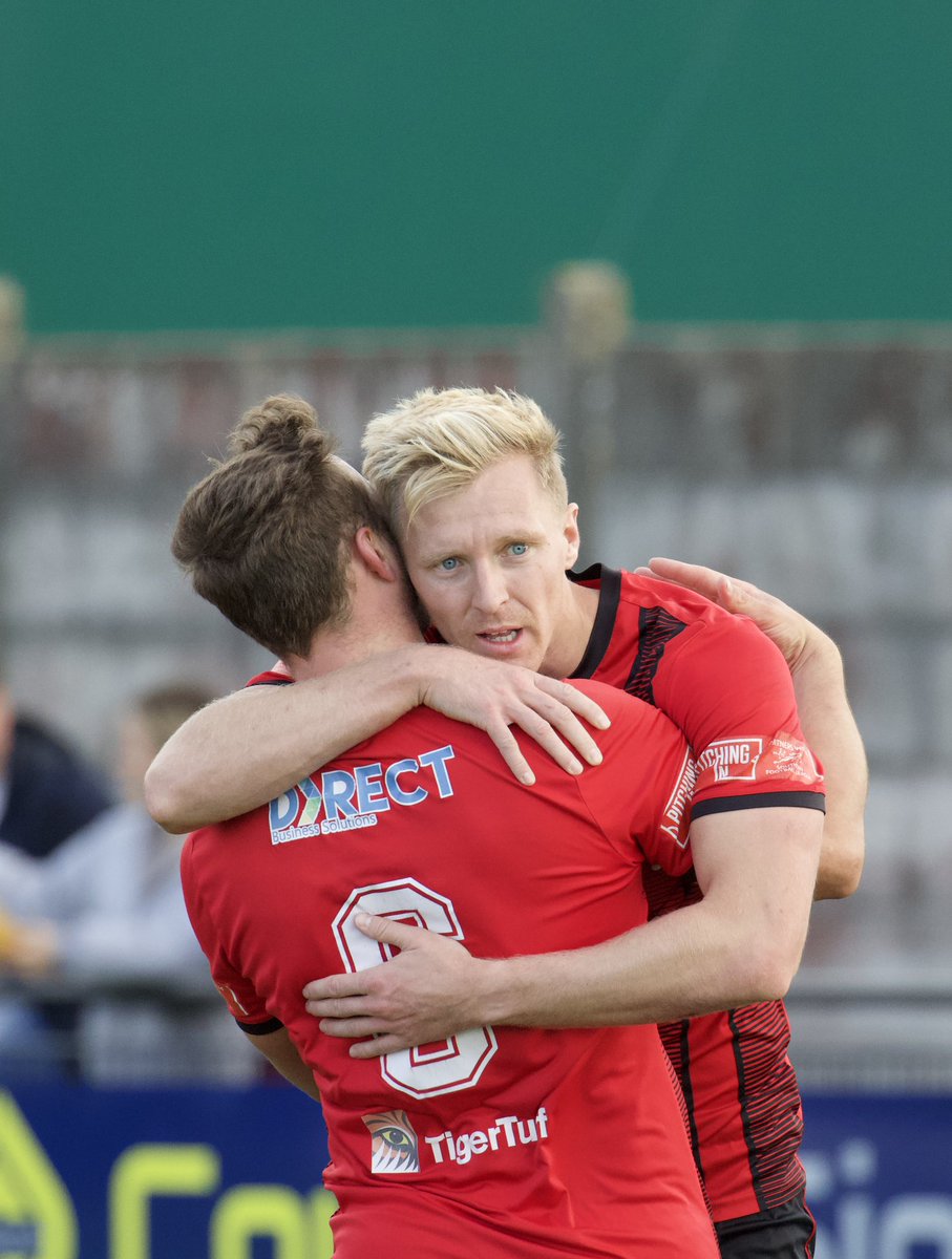 mr_bikesalot's tweet photo. @CirenTownFC @JoeShep4 @Joshnelmes94  “Give us a cuddle” https://t.co/nWo6tk7oIT