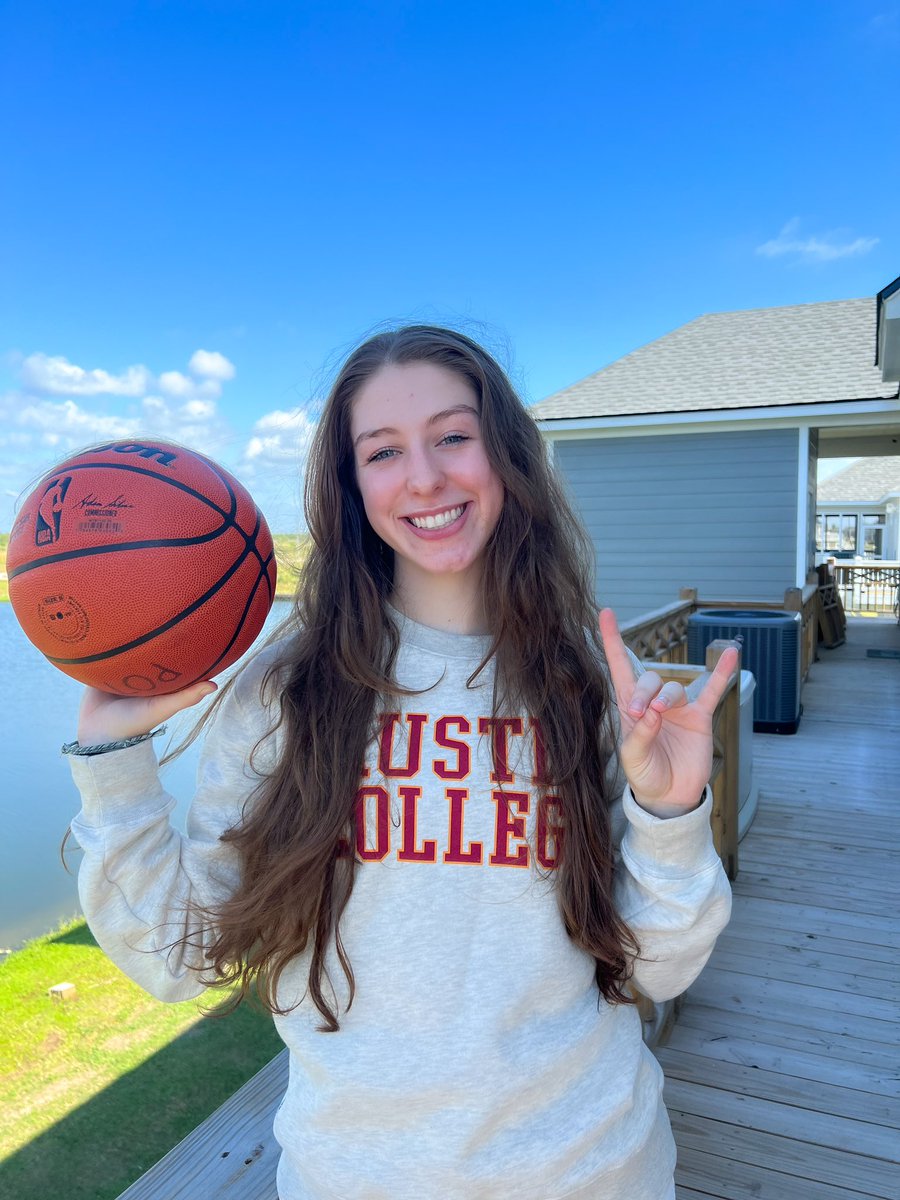 emmarpotts's tweet photo. I am extremely blessed to announce that I am 100% committed to @roos_hoops to continue my basketball journey. Thank you to all of my coaches, family and friends who have made my dream a reality. Excited for my next chapter, GO ROOS!! 🦘❤️ @TompkinsGBB @JPSElite @GoCoachMo https://t.co/vQF0suG5Fc