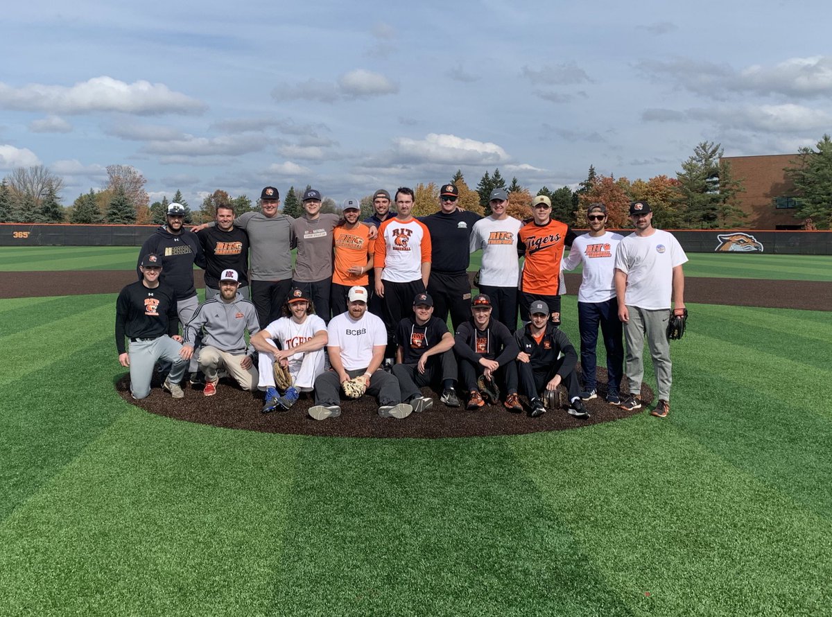 A great turnout today for the annual alumni game!