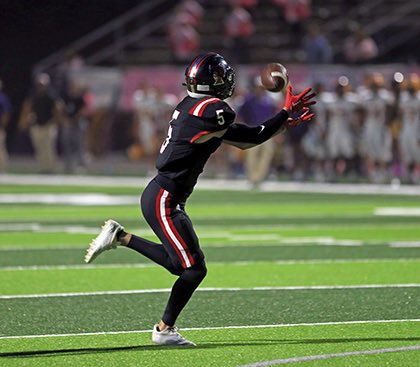 SR Wide Receiver Trenton Lape caught 8 passes for 126 yards and 2 Touchdowns last night in a loss to Byrd

#dirtyred