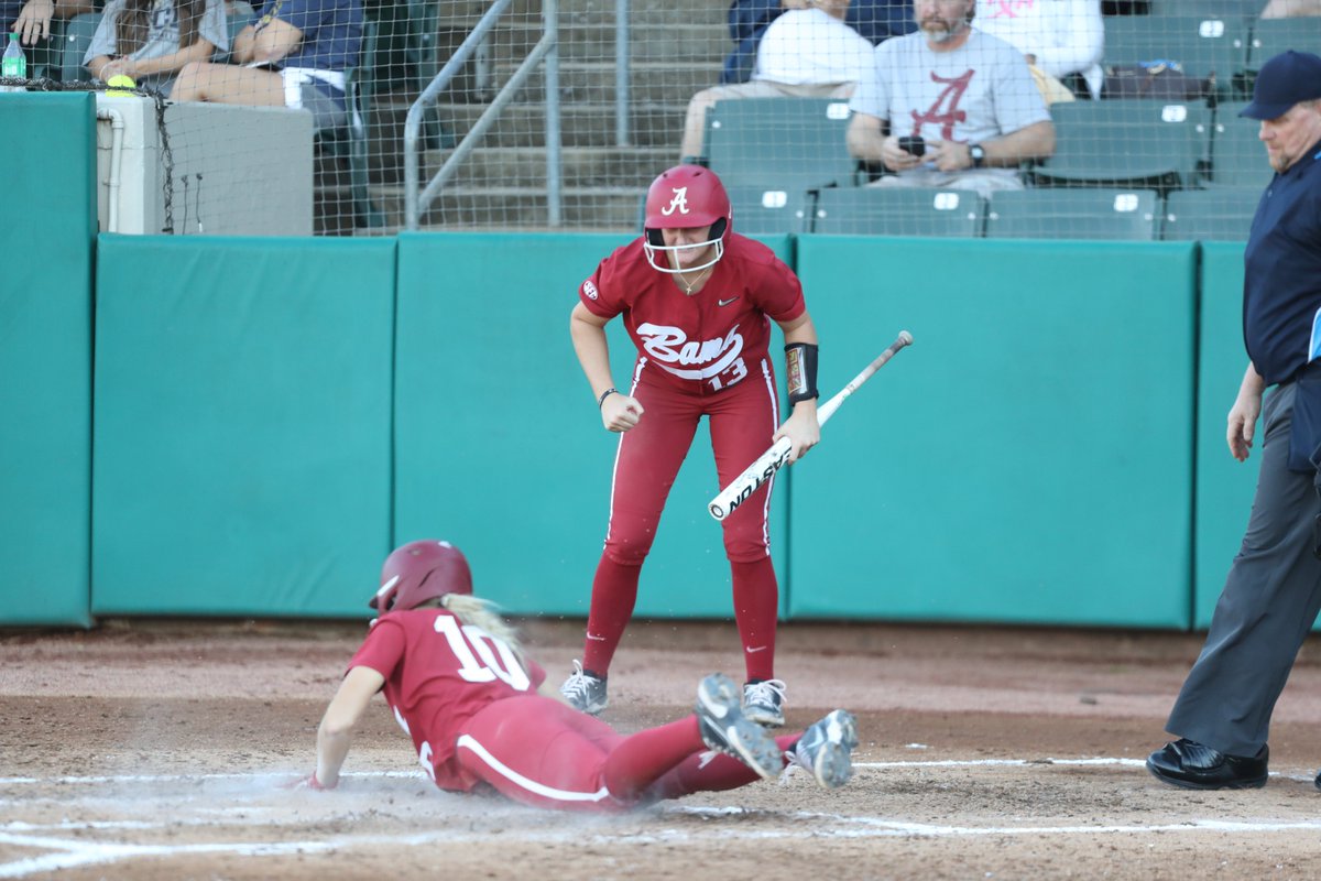 Freshman Abby Duchscherer with the RBI triple and then scores on a sac fly

#Team27 #RollTide
