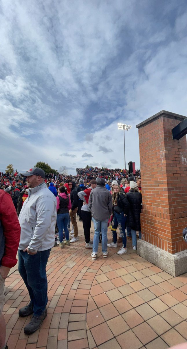 Samiyah_3's tweet photo. big thanks to @CoachKurt and the rest of the coaching staff for having me and my family today. big thank you to the girls also for showing me around the campus and some of the facilities. i had a great time at the football game also, really enjoyed myself. @FerrisWBBall. https://t.co/ZeLB52tt2p