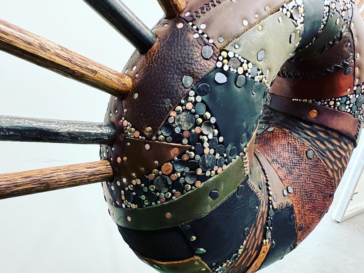 bladesworkshop's tweet photo. Finished this a few days ago  #art #artist #gradschool #gradstudent #MFA #ua #universityofalabama #sculpture #metal #blacksmith #wood #craft #ceramic #occult #pagan #icon #materials #form #formalism #texture #surface https://t.co/jPTSeE0iKb
