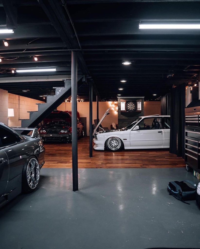 calstanced's tweet photo. Garage Goals 😍 https://t.co/XaX425eIoq