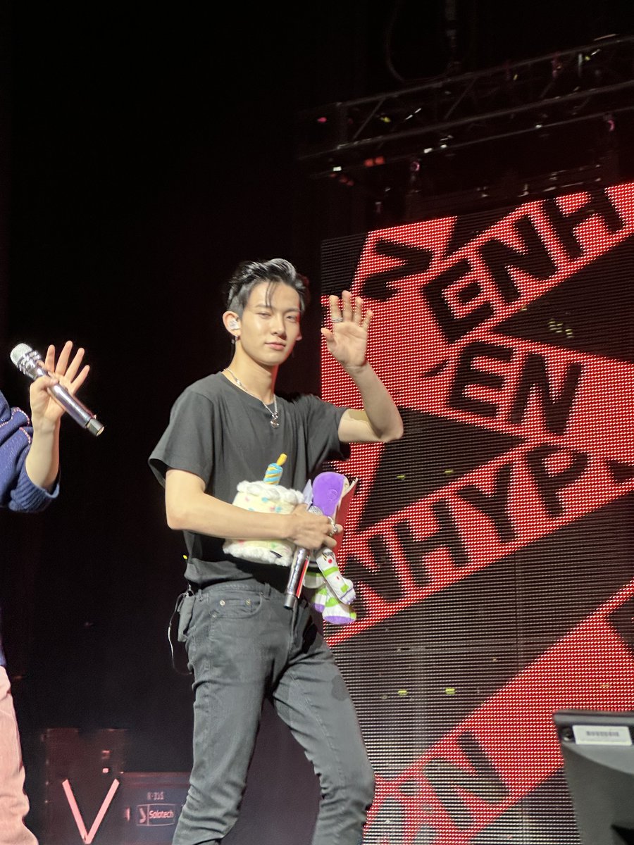 HEESEUNG TOOK MY BIRTHDAY CAKE