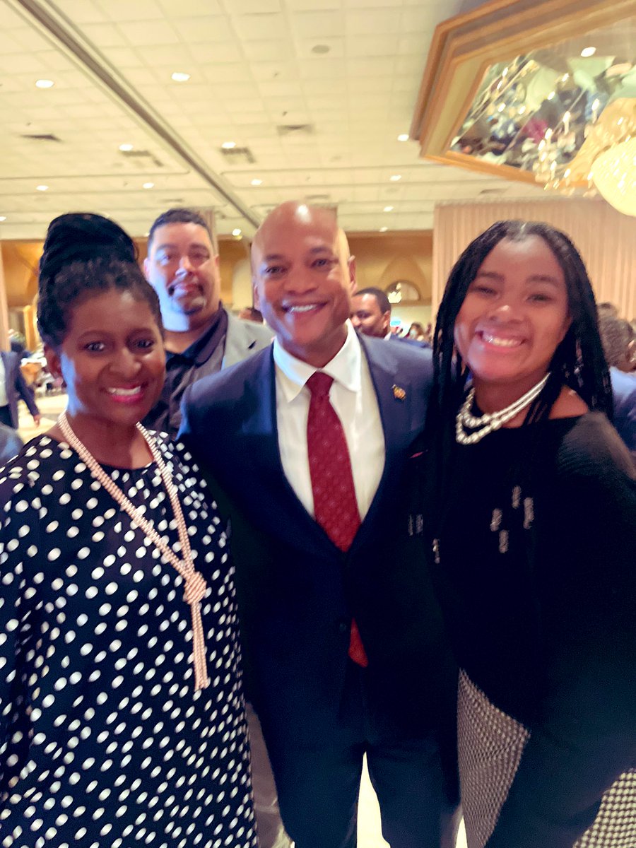 MrsPRProtocol's tweet photo. Happy Birthday Blessings @iamwesmoore great seeing you @PGCDCC breakfast!Thank you for always taking time to say HELLO with a smile,my Goddaughter was happy you remembered her😊#FutureJudge
#Vote #MooreForMaryland #AllBlueIn22 @mddems
#aintnostoppingusnow
#LifestyleInfluencer https://t.co/jyrc1iKkuW