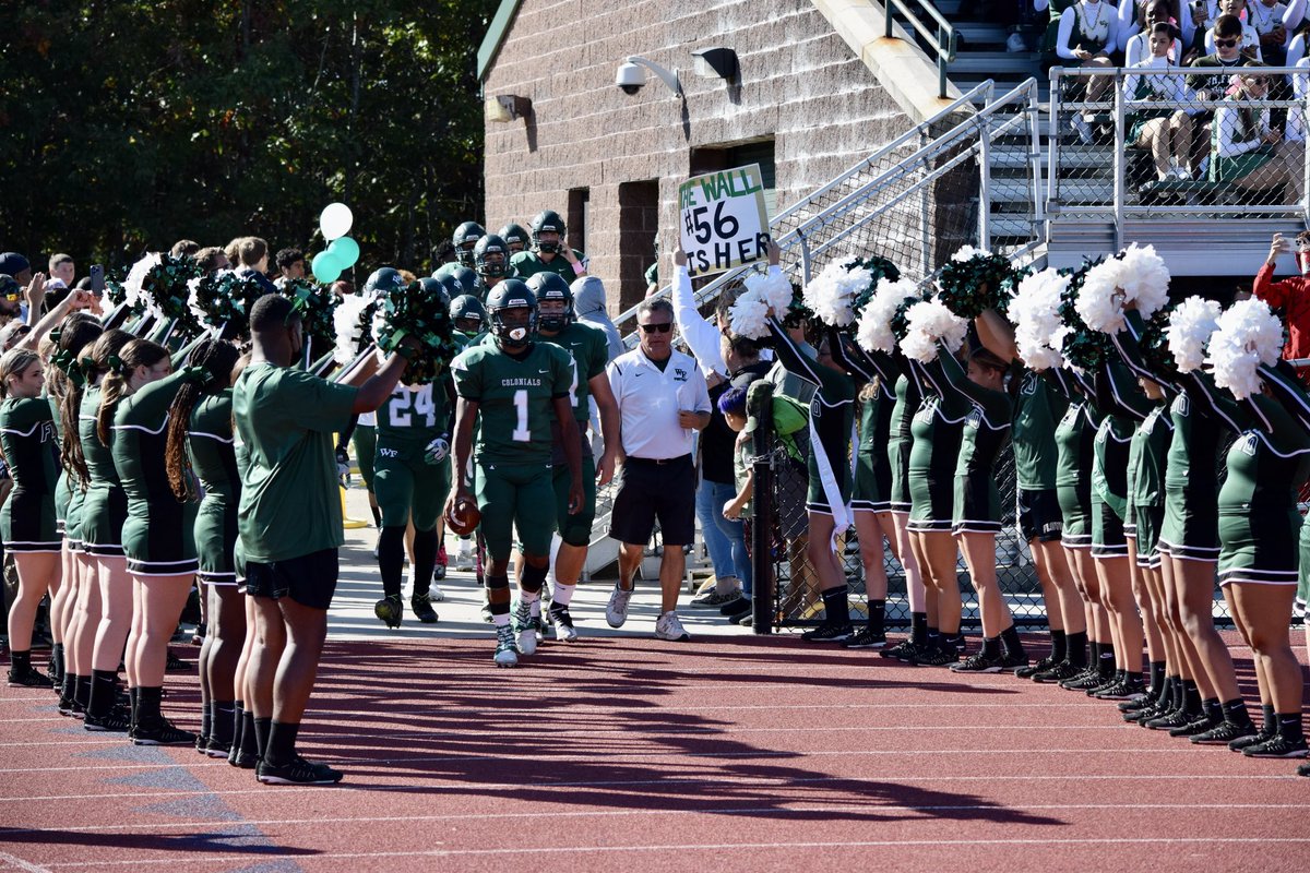 WilliamFloydSD's tweet photo. 𝗜𝗧’𝗦 𝗔 𝗛𝗢𝗠𝗘𝗖𝗢𝗠𝗜𝗡𝗚 𝗩𝗜𝗖𝗧𝗢𝗥𝗬! 🏈☀️

It was a perfect day for a homecoming parade, and it was a perfect day for the undefeated William Floyd Colonials to secure a dominant 38-0 victory over Ward Melville! 🟢⚪️

#LetsGoFloyd #FloydStrong 💪 #Homecoming2022 https://t.co/gSQxCdevlU