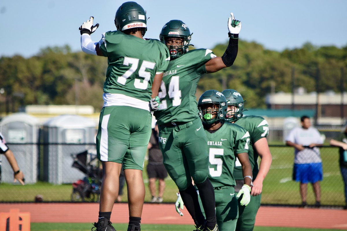 WilliamFloydSD's tweet photo. 𝗜𝗧’𝗦 𝗔 𝗛𝗢𝗠𝗘𝗖𝗢𝗠𝗜𝗡𝗚 𝗩𝗜𝗖𝗧𝗢𝗥𝗬! 🏈☀️

It was a perfect day for a homecoming parade, and it was a perfect day for the undefeated William Floyd Colonials to secure a dominant 38-0 victory over Ward Melville! 🟢⚪️

#LetsGoFloyd #FloydStrong 💪 #Homecoming2022 https://t.co/gSQxCdevlU