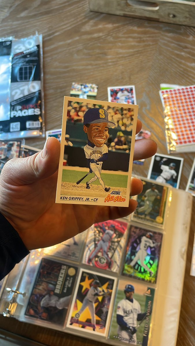 MichaelLindste1's tweet photo. @MrKdub Helluva card my dude! ๐ฅ Found this bad boy sorting through an old junk wax collection I bought ๐ #BinderSwag https://t.co/5ehEXiQBBs