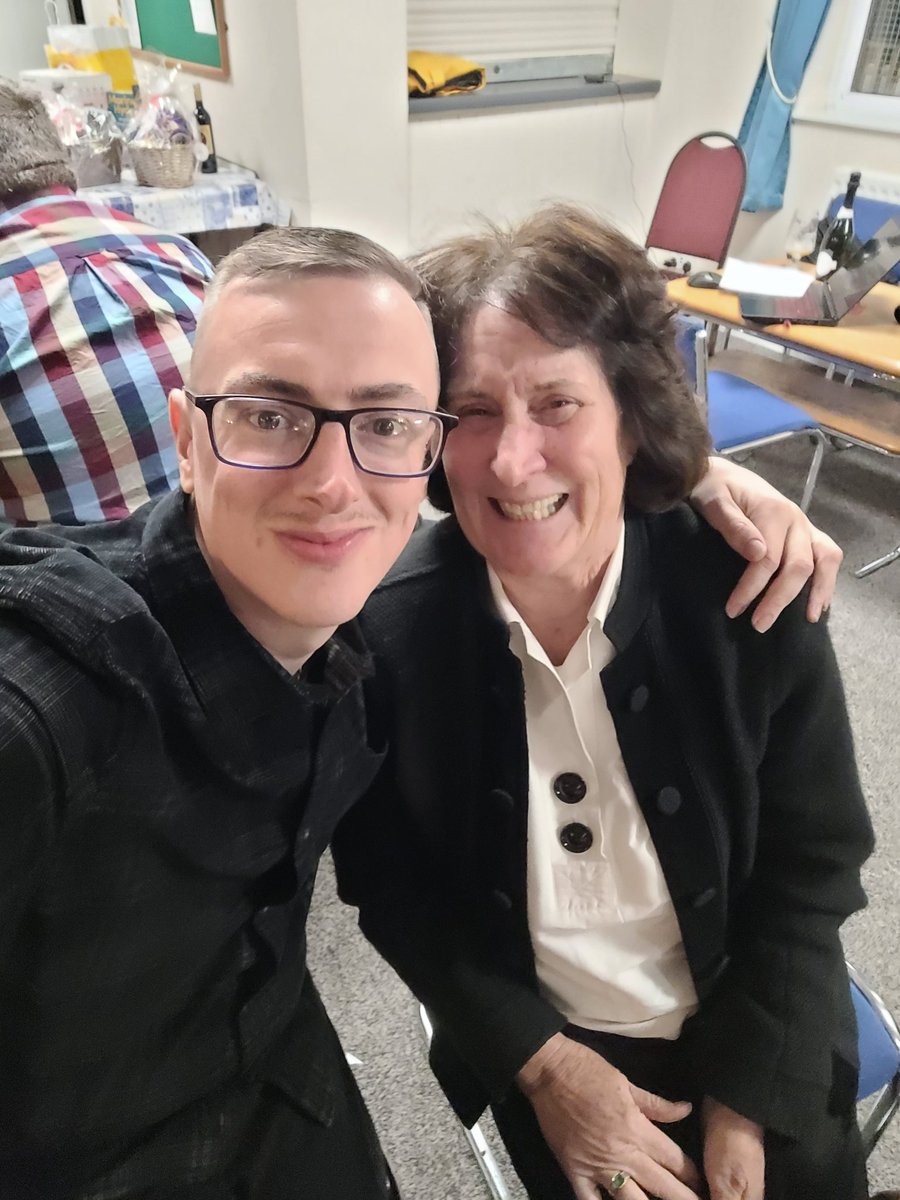 chazzybrady's tweet photo. At the CLP quiz with legend Dari Taylor! πΉ #RedcarLabour #RedcarCLP https://t.co/rwTLo8FTVP
