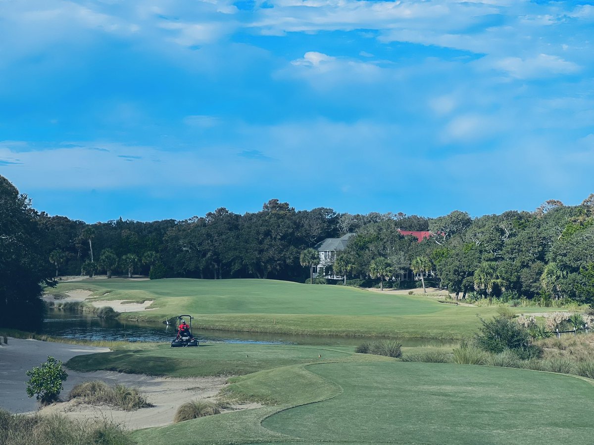 WestonDeanTurf's tweet photo. From sunrise to sunset and everything in between. The views and course conditions were immaculate for our “Shipwreck” Men’s Member Guest Tournament the past few days. Couldn’t  have done it without our amazing staff who put in a lot of hard work to make everything possible! #BHIC https://t.co/ujQoVuLssD