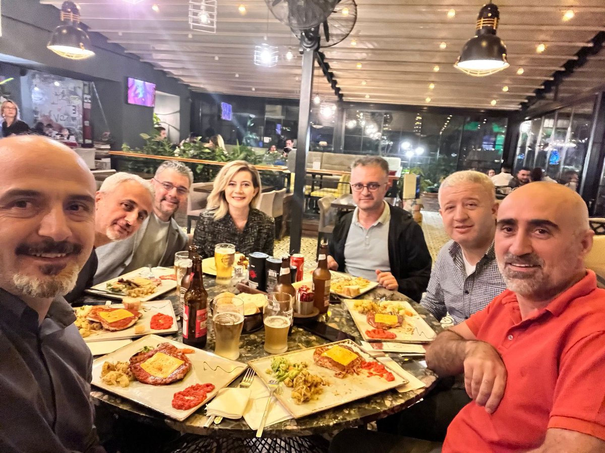 <a href="/AU_TUCAUM/">TÜCAUM</a> Uluslarası Coğrafya Sempozyumu hem verimli hem de eğlenceliydi. <a href="/ceyda_kurtar/">ceyda kurtar</a> ile #üçüncüyer üzerine, <a href="/RagipKalelioglu/">Ragıp KALELİOĞLU</a> ile #mavikümelenme konusunda ve @mcansiz75 ile de #yaratıcısınıf üstüne üç çalışma sunduk. Ayrıca dostlar ve meslektaşlarla hasbihal ettik.#tucaum2022