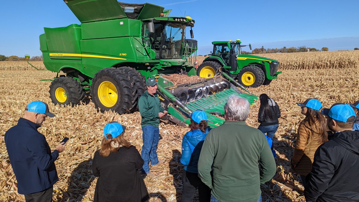 mncorn's tweet photo. This morning, MCGA and @NationalCorn board member Brian Thalmann hosted a Latin American trade delegation at his family farm in Plato. Thanks for taking the time to share your farm story with an international audience! #ExEx22 @USGC https://t.co/00onjtxcjE
