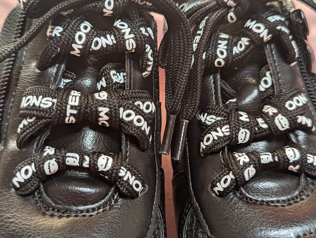 ha0yek3gbhlMYpE's tweet photo. スニーカー👟を新調したので やっと使える👍
安価な👟が⤴⤴した気がする🤭
トップの柄が逆さま⁉️😱まぁ今回はこのままで😅 また違う結び方で楽しんじゃおう😁😎
#MoonMonster #GOMA https://t.co/JGKzj1Atzv