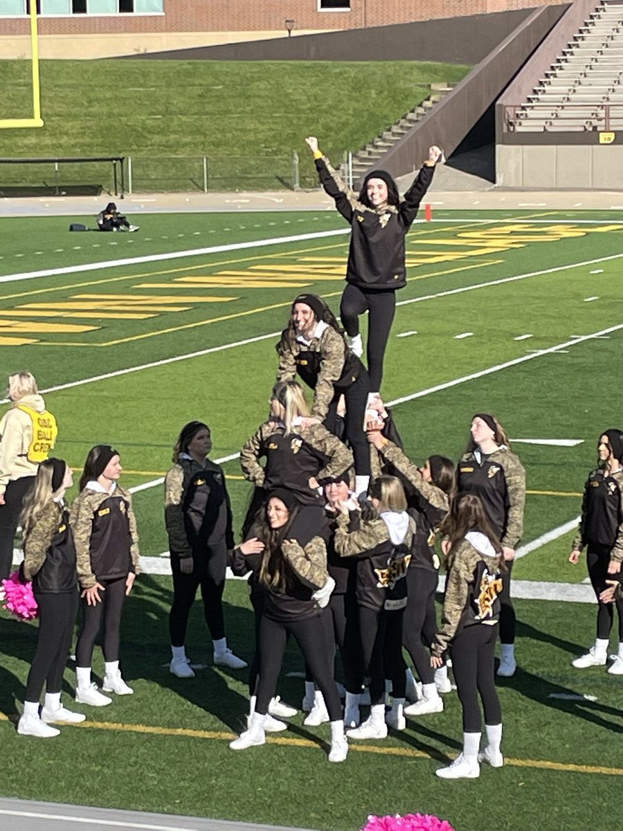 PatrickKnox11's tweet photo. Awesome to finally get watch @lilyknox_ cheer with @BWUCheerleading during the win today . https://t.co/TwSexHDnZm