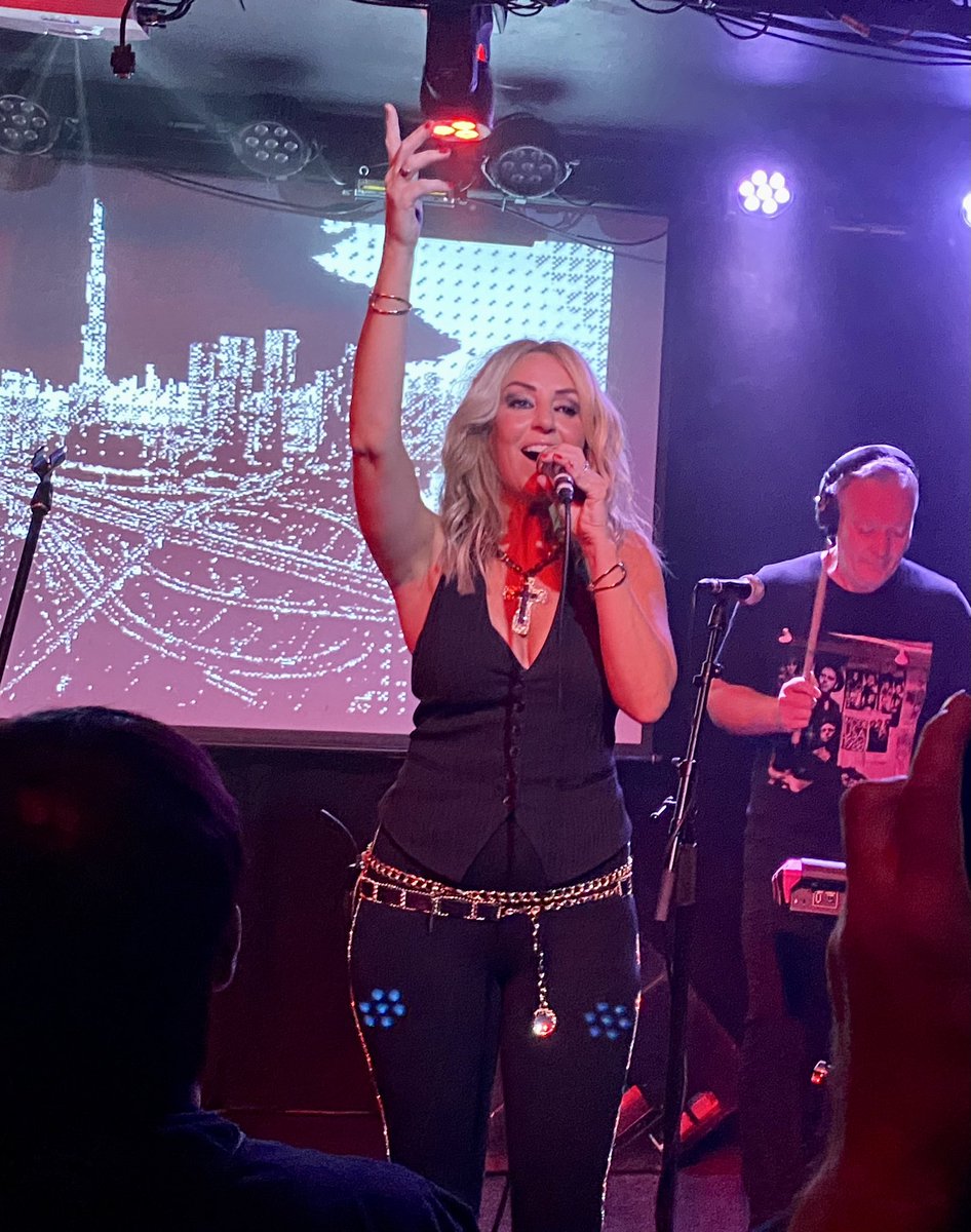 smeasures71's tweet photo. Great night at Water Rats in London with @ukcdmat and @mdlamutt watching a superb performance again by @TinyMagneticPet https://t.co/xIEZOavABw