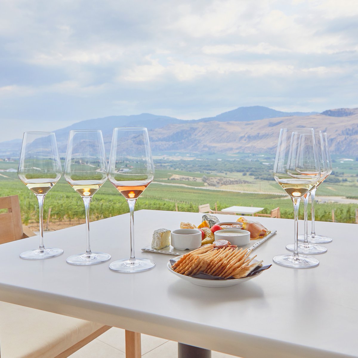 We look forward to welcoming you. 

Starting on October 18th, we will be open 5 days a week, from Thursday to Monday, from 11 am to 5 pm. The last seated tasting is at 4:15 pm.