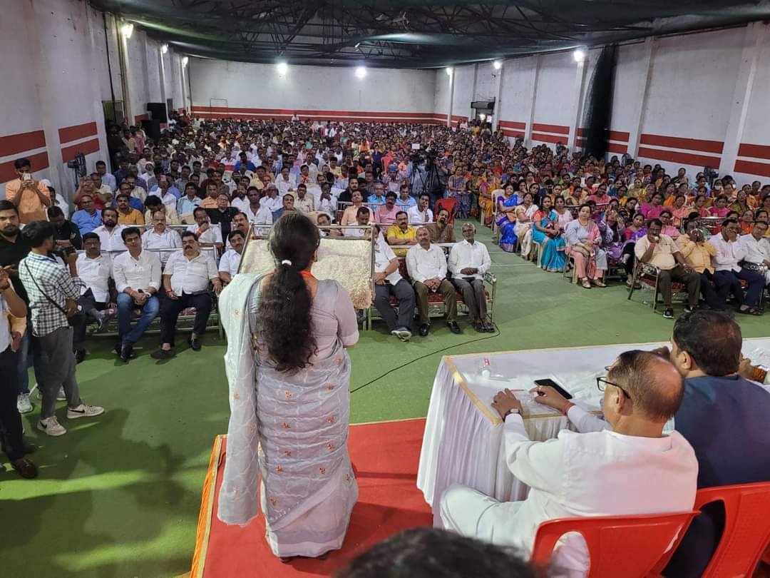 कार्यकर्ता मेळावा
आपली निशाणी - मशाल 🔥
शिवसेना उद्धव बाळासाहेब ठाकरे🚩

#ShivSena #Mashal #BalasahebThackeray 
#ShivSenaForMumbai #UddhavThackeray #AdityaThackeray #Shivsena #YuvaSena #Congress #NCP #MVA #MahaVikasAghadi #AndheriEast #ByElection #RameshLatke #RutujaRameshLatke