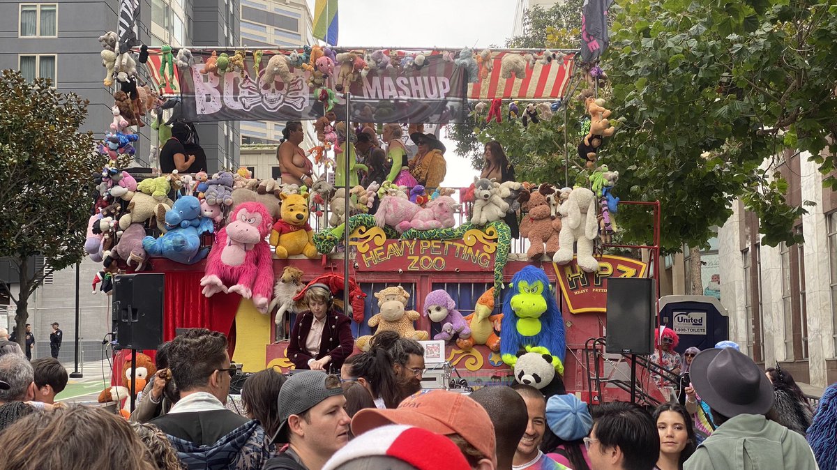 bootiemashup's tweet image. We are IRL streaming from @HowWeirdSF live on Twitch right now with @DJTYMEakaDOUG and @adrianabootie hosting! Join us! Twitch.tv/BootieMashup