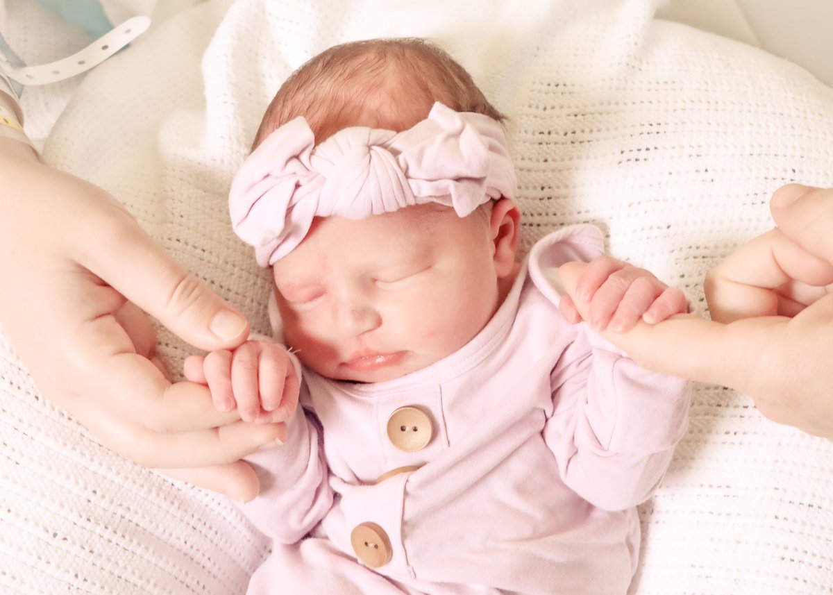 xEdge__'s tweet image. Yesterday my beautiful niece was born, I am now an uncle and couldn’t be anymore thankful. Welcome to the family Hallie Ann Everett. ❤️