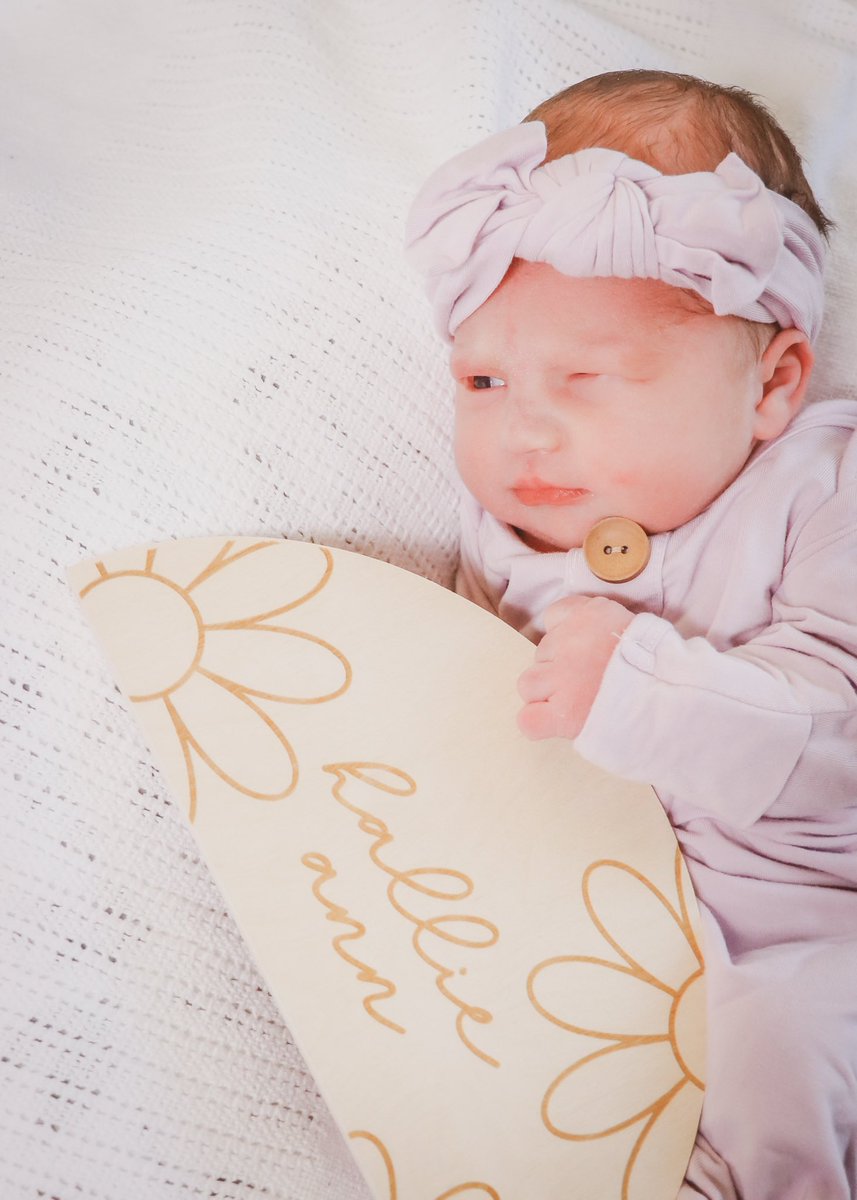 xEdge__'s tweet image. Yesterday my beautiful niece was born, I am now an uncle and couldn’t be anymore thankful. Welcome to the family Hallie Ann Everett. ❤️