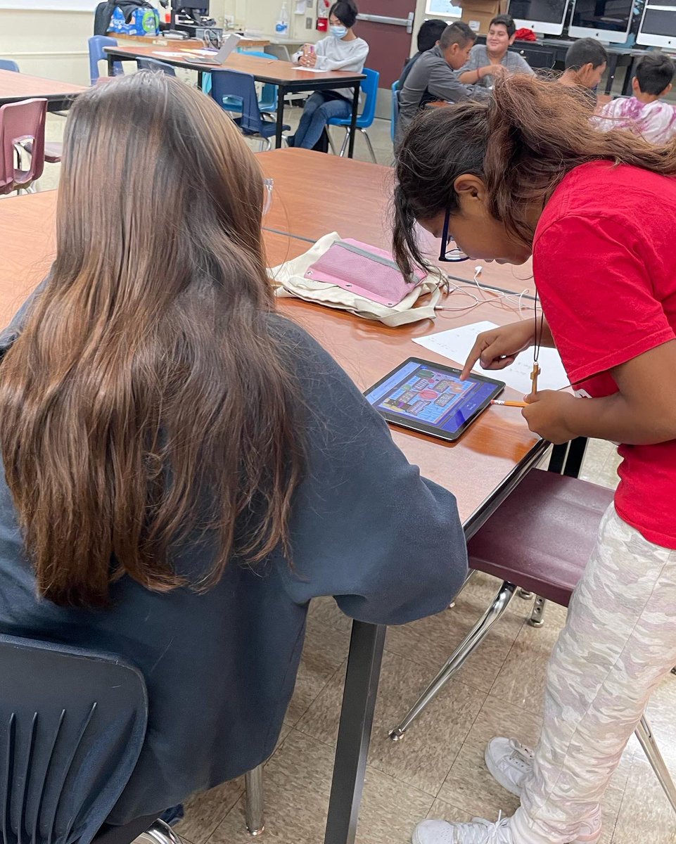 MIT students working on virtual Breakout EDU boxes at Saturday attendance recovery! <a href="/mcfaddenscots/">Ignacio Muniz</a> <a href="/CoachingSausd/">CoachingSAUSD</a> #wearesausd