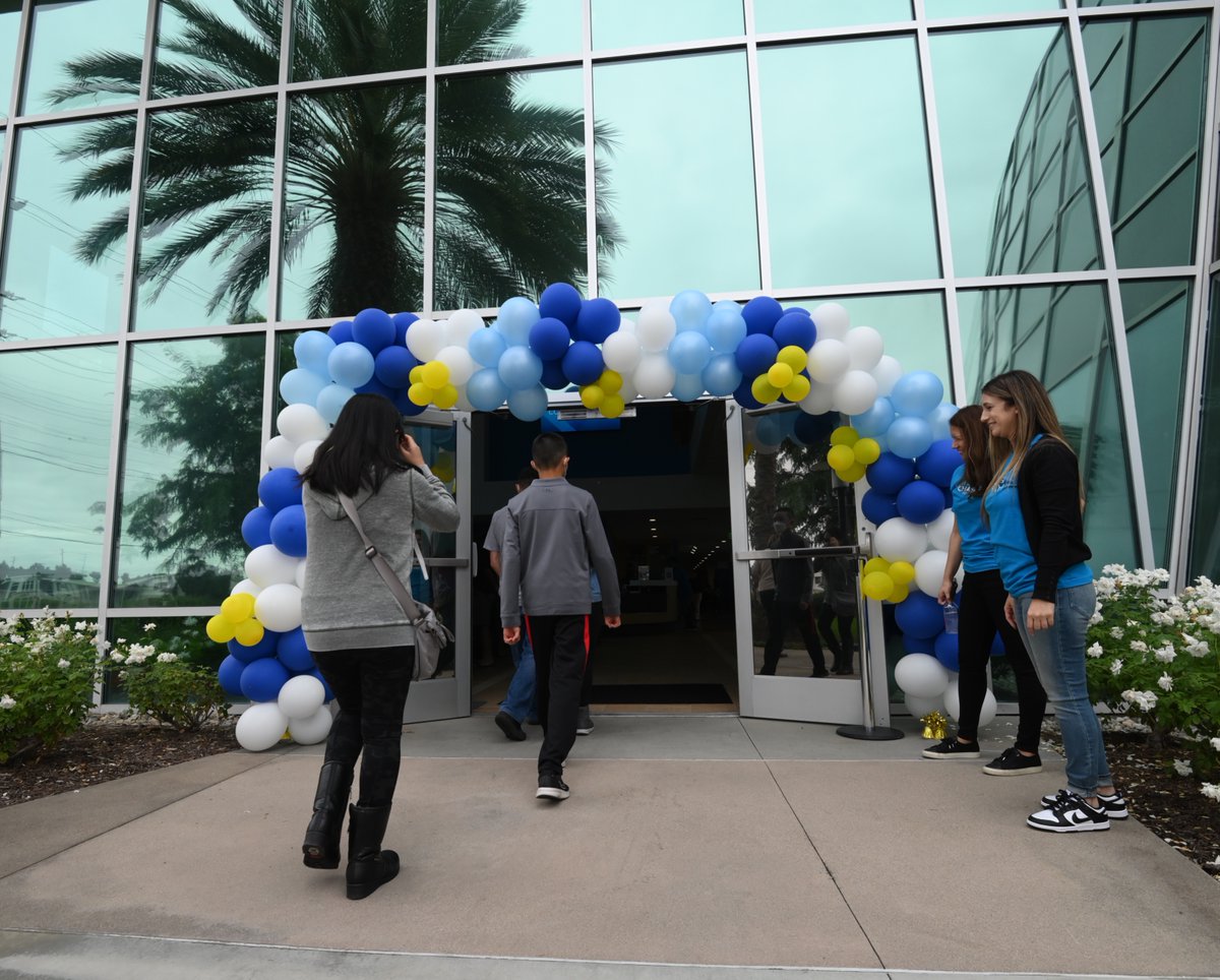 TGRFound's tweet photo. #CommunityFest has begun at our flagship TGR Learning Lab and we’re excited to celebrate the relaunch with our students, families and partners. #ChampionsForYouth https://t.co/PKYqs67urk