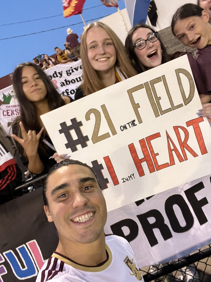 jrice2358's tweet photo. 3 month difference, but nothing’s changed (besides the temperature🥶) ⚜️❤️ @NGSDetroit @DetroitCityFC @MaxiRodrigue21 #DCTID https://t.co/i3Bamo6Ati