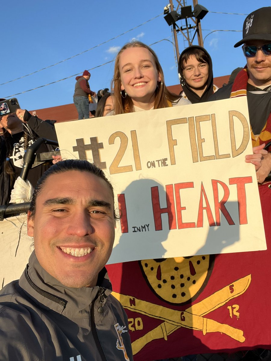 jrice2358's tweet photo. 3 month difference, but nothing’s changed (besides the temperature🥶) ⚜️❤️ @NGSDetroit @DetroitCityFC @MaxiRodrigue21 #DCTID https://t.co/i3Bamo6Ati