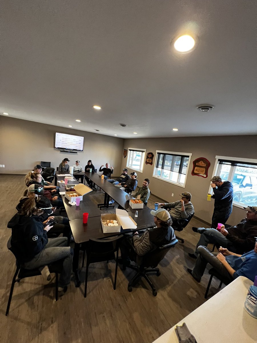 LeightonKolk's tweet photo. Thank you. It’s great when the UoL and the Lethbridge college Aggies have such a diploma tic approach to working together. It takes a certain Degree of cooperation to cover silage that’s PhD #PiledHigherDeeper #fundraiser @AggiesClubLC @aggieclubuleth1 #hardworkingstudents https://t.co/i8xz8jAVeF