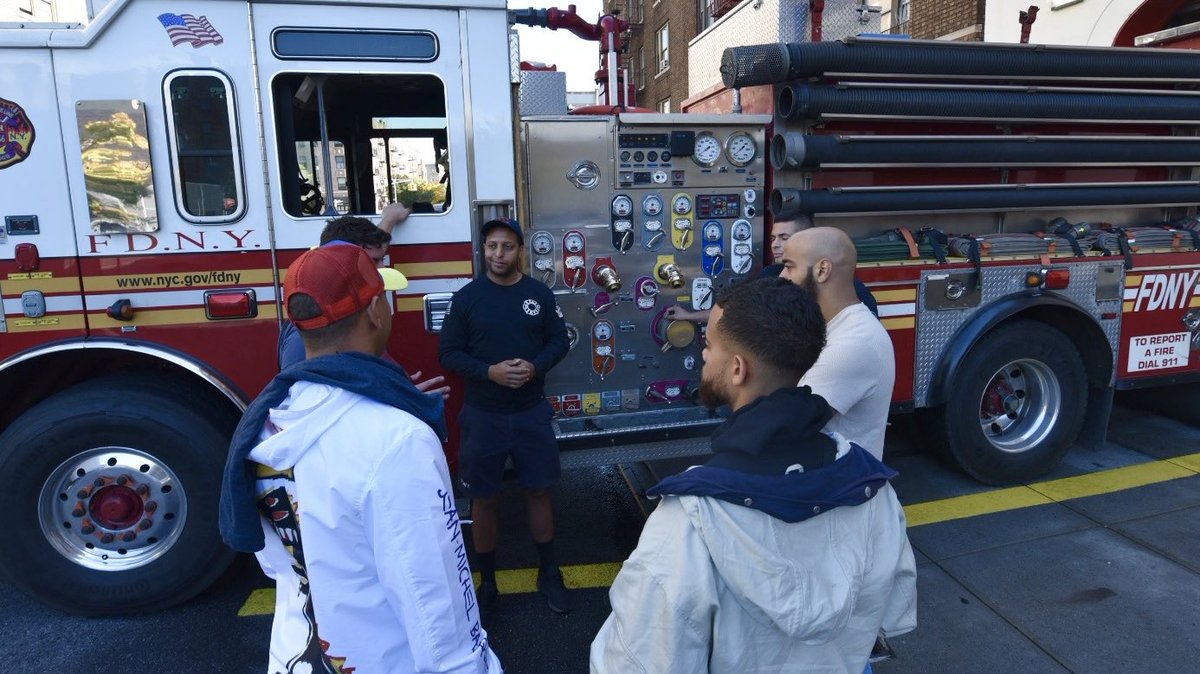 joinFDNY's tweet photo. #FDNY #Firefighter Candidate Mentorship Program Mentees got a closer look at their future career today when they visited #Engine95/#Ladder36 in #Inwood. Read more at https://t.co/iWqS2cTjg5. #FFCMP https://t.co/2T2z9U8xDV