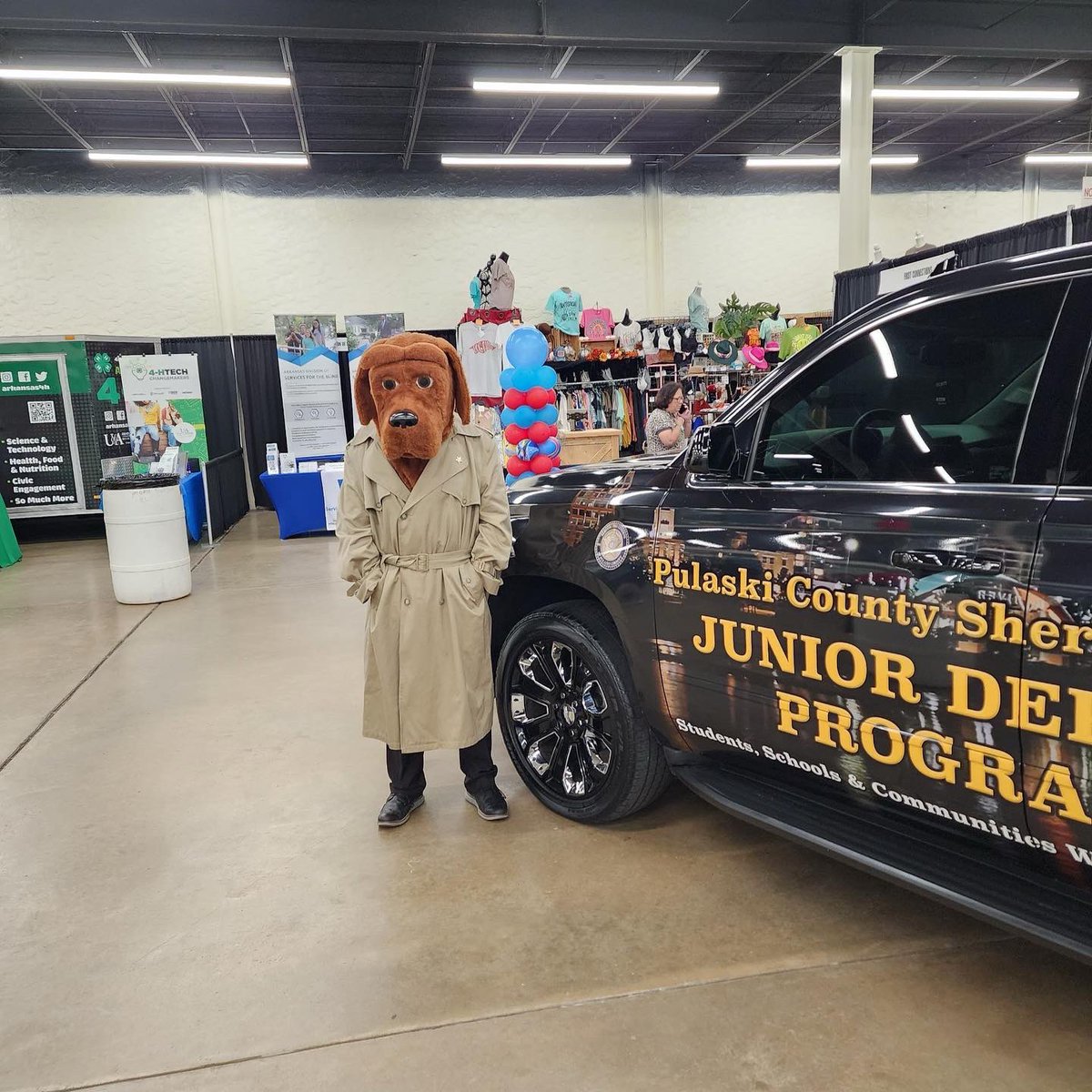 SheriffPulaski's tweet photo. Who let the dogs out?! McGruff the Crime Dog is having the time of his life at the Arkansas State Fair! Where will he be next? Stop by our booth to say hi and be sure to tag us in your pics! #PCSONEWS #CommunityFocused #SafetyDriven #IntegrityBased https://t.co/q0vflLnJNx
