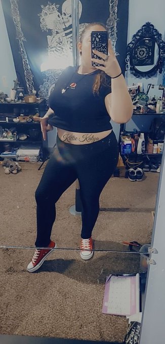 New kicks, who wants a lick? https://t.co/HzInXjVdhs