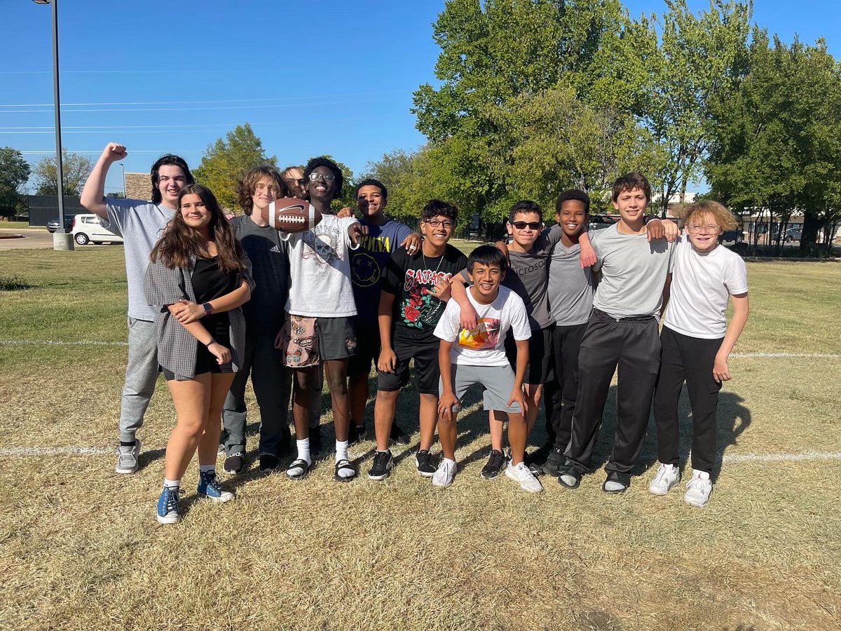 HonorSechs's tweet photo. Our annual @steele_echs Homecoming game took place on Thursday and to say it was amazing is an understatement! Thank you to everyone who came to the game &amp; a special thanks to everyone who helped plan and execute it! @NorthwestISD https://t.co/bZ74eaKrAj