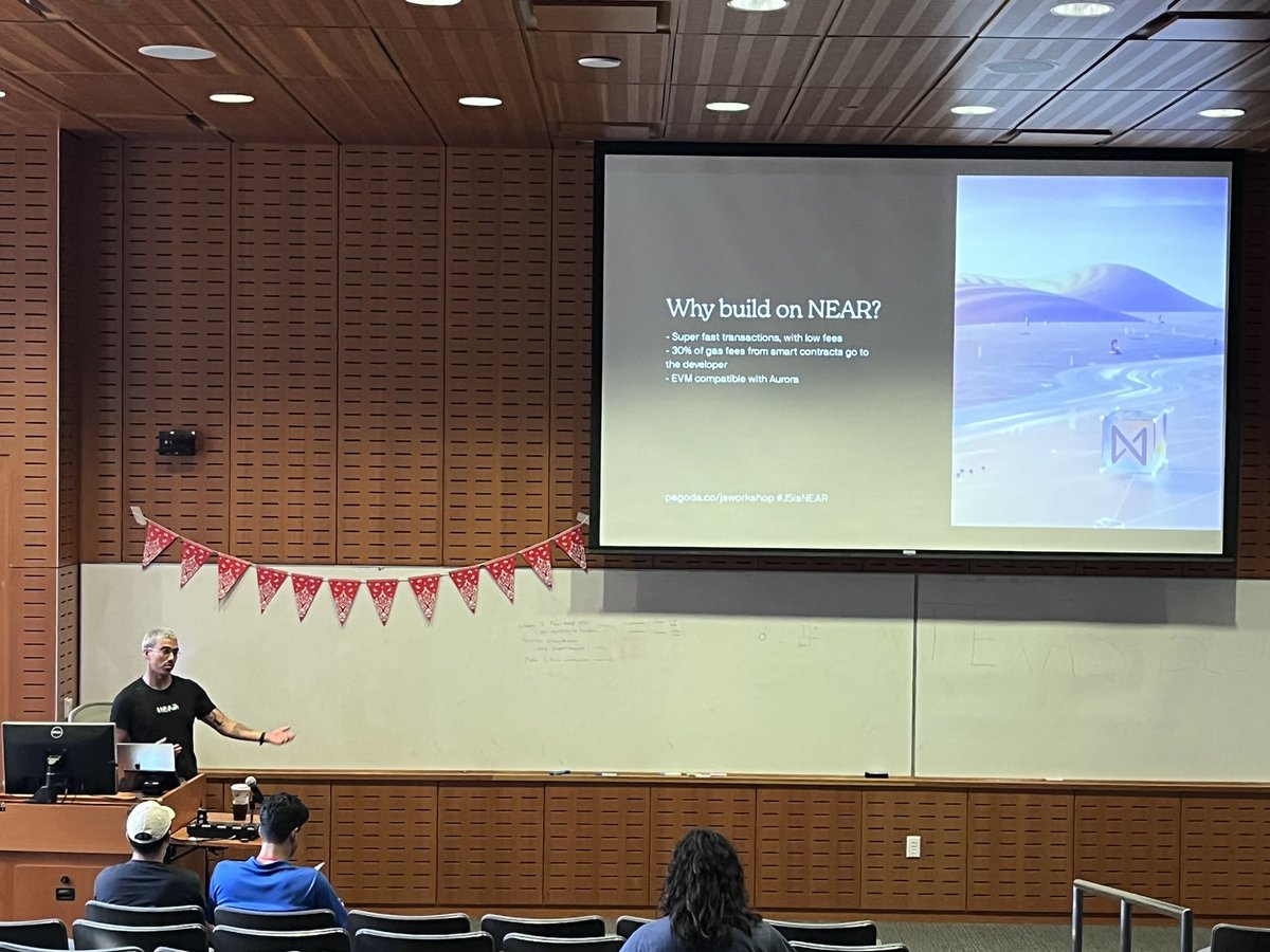 Peep Senior Engineer @kenjonmiyachi giving an Intro to <a href="/NEARProtocol/">NEAR Protocol</a> &amp; Java Script SDK at <a href="/HackTX/">HackTX</a> 🤌

Thank you <a href="/txblockchain/">Texas Blockchain</a> for having us 🙏 can’t wait to see what these awesome devs build! 

⛓🛠⛓