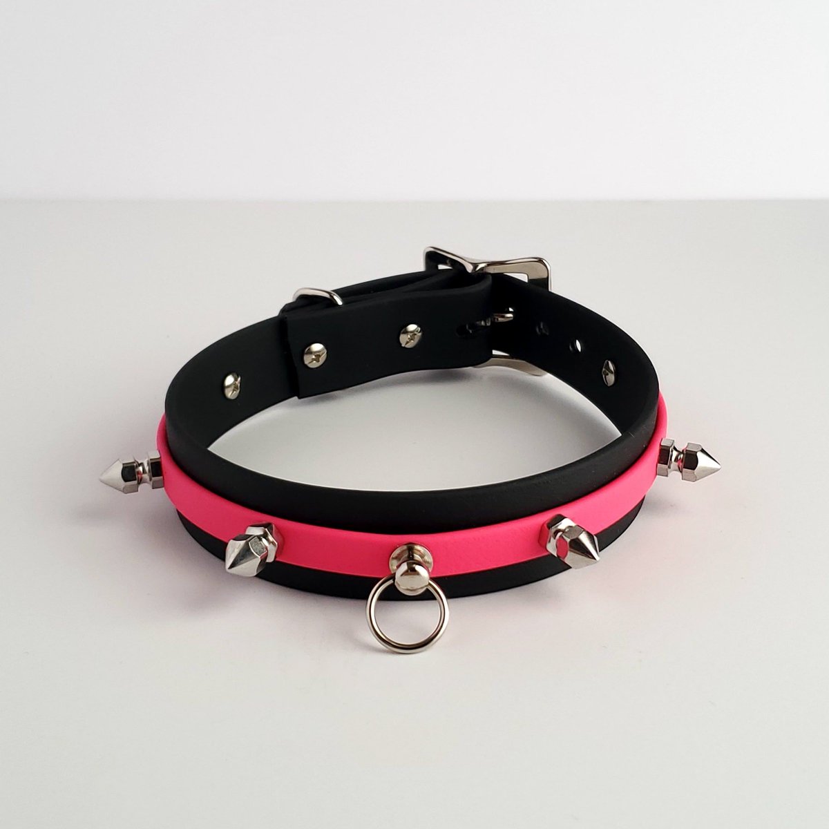 FoxHenCreatives's tweet photo. Want 15% off on your new collar to show off at Midwest Furfest this year? Use code 2022MFF15OFF at check out in our Etsy shop. Valid thru Oct 31, 2022 on all custom collars! https://t.co/6zWRxTW1c6
#mff2022 #MFF22 #customcollar https://t.co/MRhyNeITfv