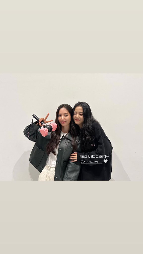 bona pics 🍒 tweet media