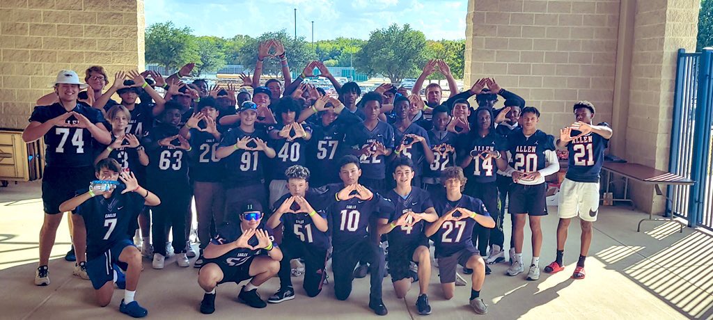 alleneaglesfb's tweet photo. We got to see “The Biggest Band in the Land” perform today. Thank you for all you do! 🎼 

#EaglesSupportingEagles | 🅰️🆙 https://t.co/zB7y31JxlJ