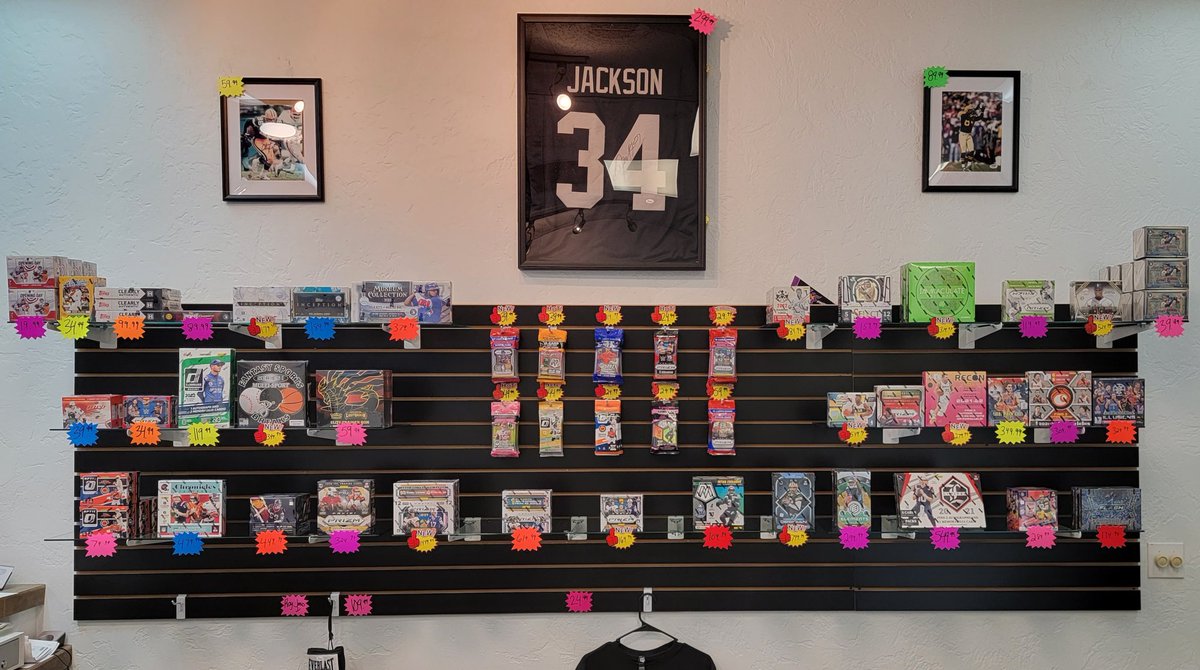 cardkingbreaks's tweet photo. Fully stocked and loaded for trade night tomorrow from 4-7. Hope to see you all here. https://t.co/vdU5NdvEJx