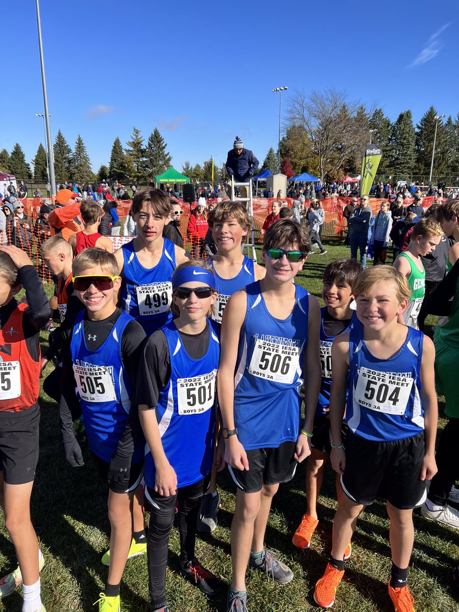 JKragseth's tweet photo. Beautiful, chilly day in Normal for a 2 mile race https://t.co/ON5jFHRRtW