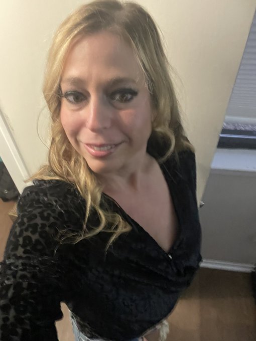 Which look you like more?? RT and comment it&rsquo;s Sexy Saturday!! Trouble gonna happen!! Xoxox https://t