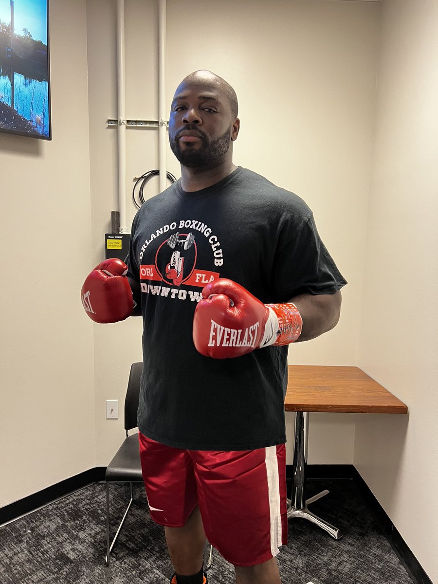 premierboxing's tweet photo. US Marine @mikecoffietime looks to bounce back in a big way against Gurgen Hovhannisyan on the @FS1 prelims. #HovhannisyanCoffie #PBConFS1 

Order #WilderHelenius NOW🥊:
https://t.co/SYpksI5mBH https://t.co/5Nlm3DZ9gB