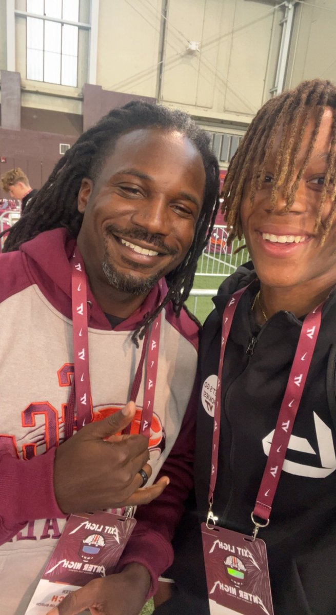 Had a great time at the <a href="/HokiesFB/">Virginia Tech Football</a> today🧡. Tough loss, but it was a electric atmosphere. Thanks for showing love <a href="/CoachdjCheetah/">Derek Jones</a>. Look forward to coming back up.‼️‼️ #GoHokies 🦃 #VT 

<a href="/VTScoop247/">VTScoop247</a> <a href="/recruitvt/">Recruit VT</a>