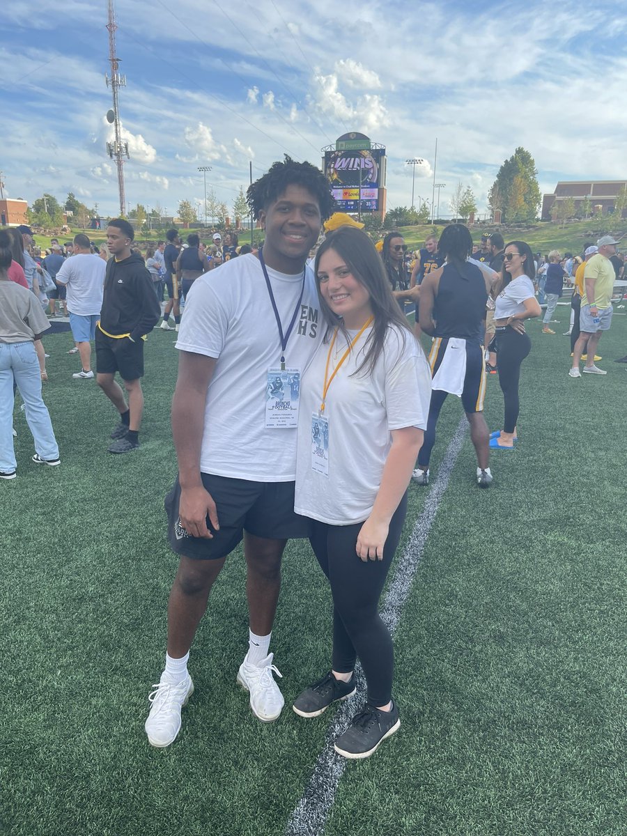 _jfergy's tweet photo. Thank you @CoachSanders96 and Coach Ka’aiohelo for having me today for a game day visit! Had a great time experiencing Broncho football and touring of the place! @RecruitEMHS_FB @Coach__Thomas4 @Coachjmerideth https://t.co/WwNKsJ0SuH